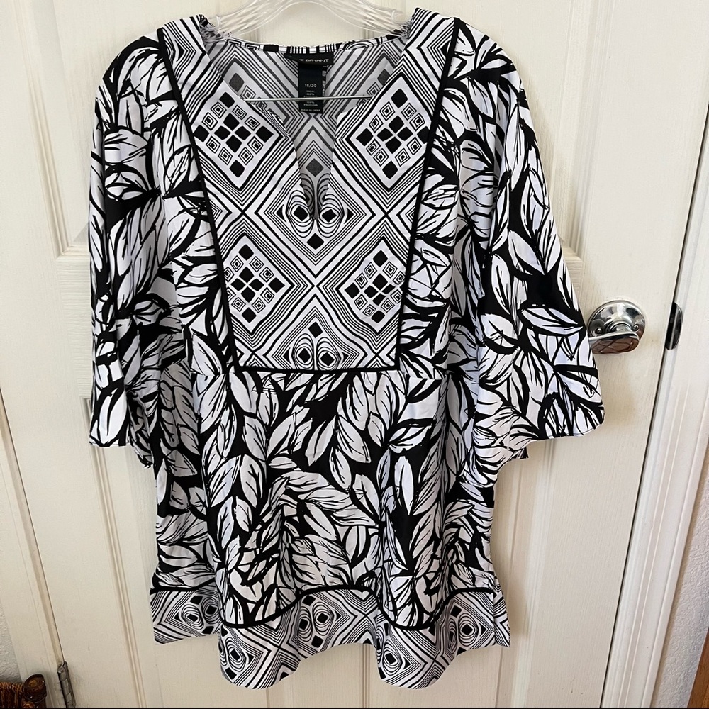 Lane Bryant Tunic Top Women’s White Black Botanic Geometric Bell Size 18/20